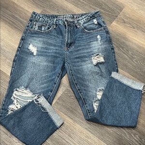 (19) Madden Girl Relaxed Fit Distressed Blue Jeans